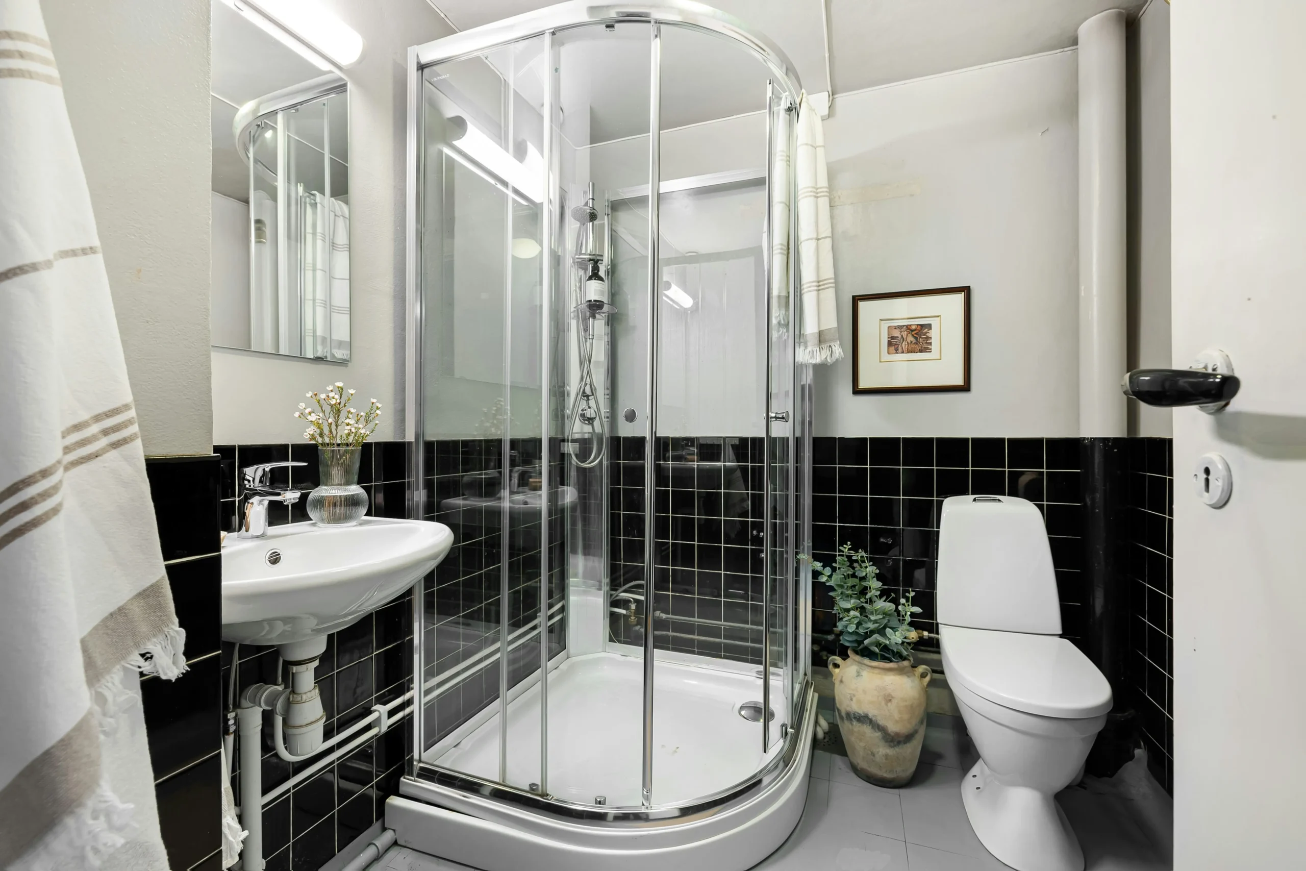 Affordable solutions for stylish budget bathrooms in Bathroom Renovations Lower Hutt.